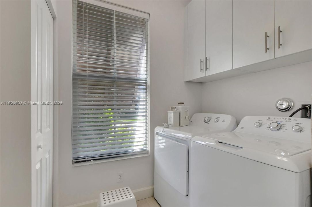 For Rent: $5,500 (4 beds, 3 baths, 2402 Square Feet)