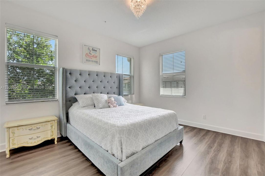 For Rent: $5,500 (4 beds, 3 baths, 2402 Square Feet)