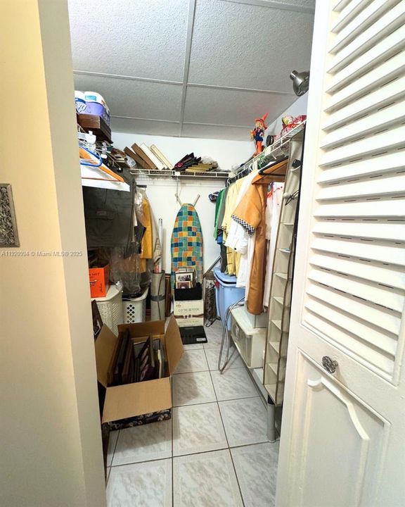 На продажу: $72,000 (1 спален, 1 ванн, 739 Квадратных фут)