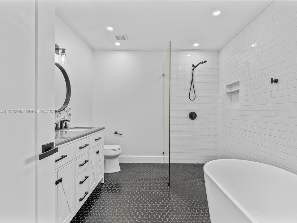 For Rent: $5,000 (3 beds, 2 baths, 1460 Square Feet)