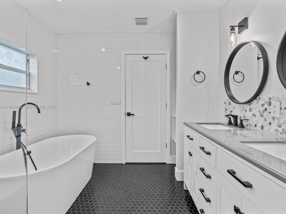 For Rent: $5,000 (3 beds, 2 baths, 1460 Square Feet)