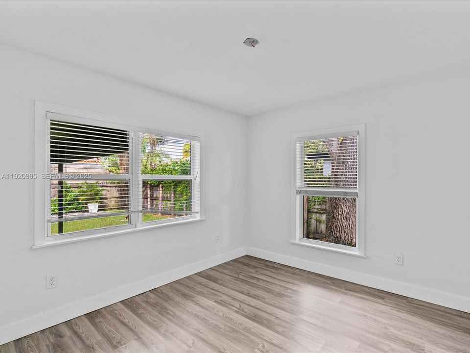 For Rent: $5,000 (3 beds, 2 baths, 1460 Square Feet)