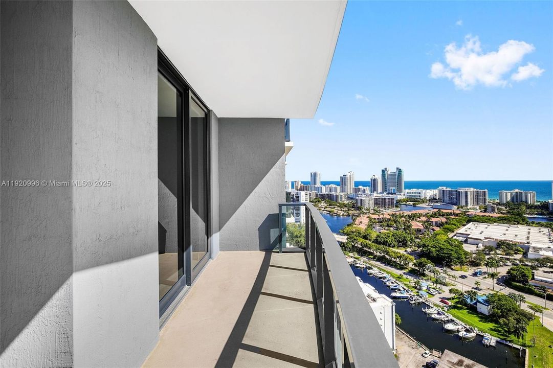 For Sale: $1,498,000 (3 beds, 2 baths, 1674 Square Feet)