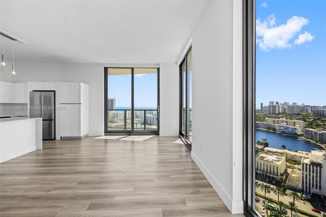 For Sale: $1,498,000 (3 beds, 2 baths, 1674 Square Feet)