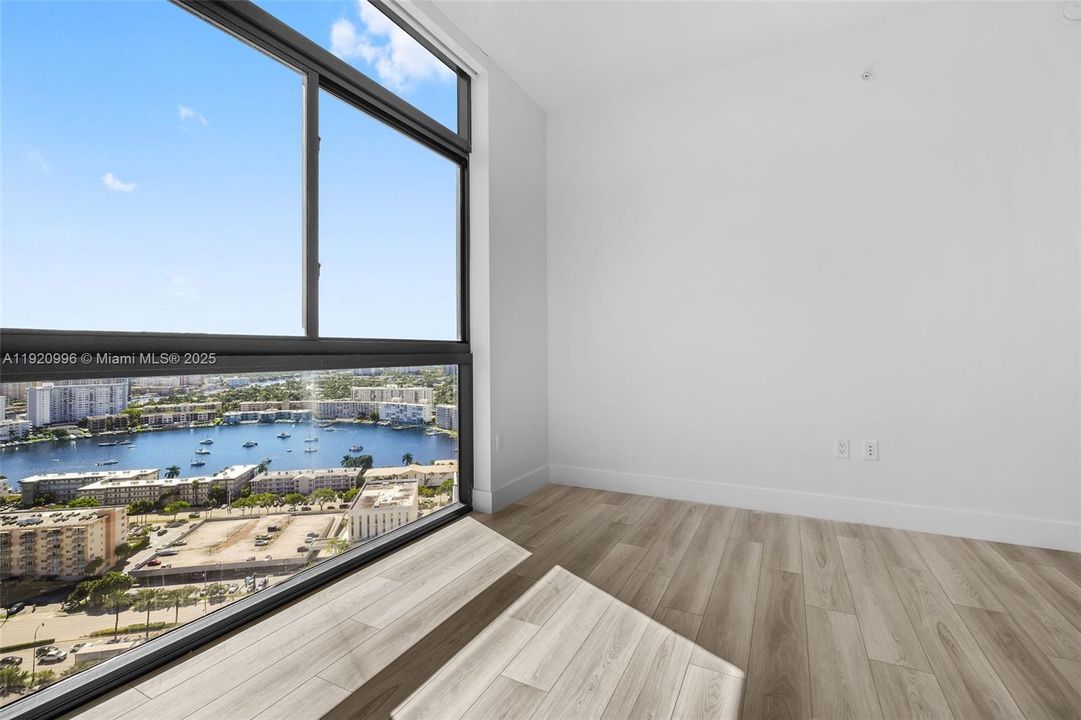 For Sale: $1,498,000 (3 beds, 2 baths, 1674 Square Feet)