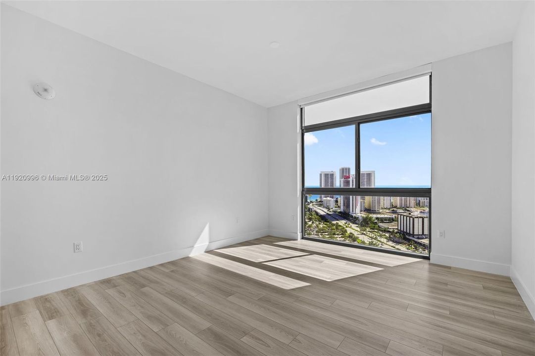 For Sale: $1,498,000 (3 beds, 2 baths, 1674 Square Feet)