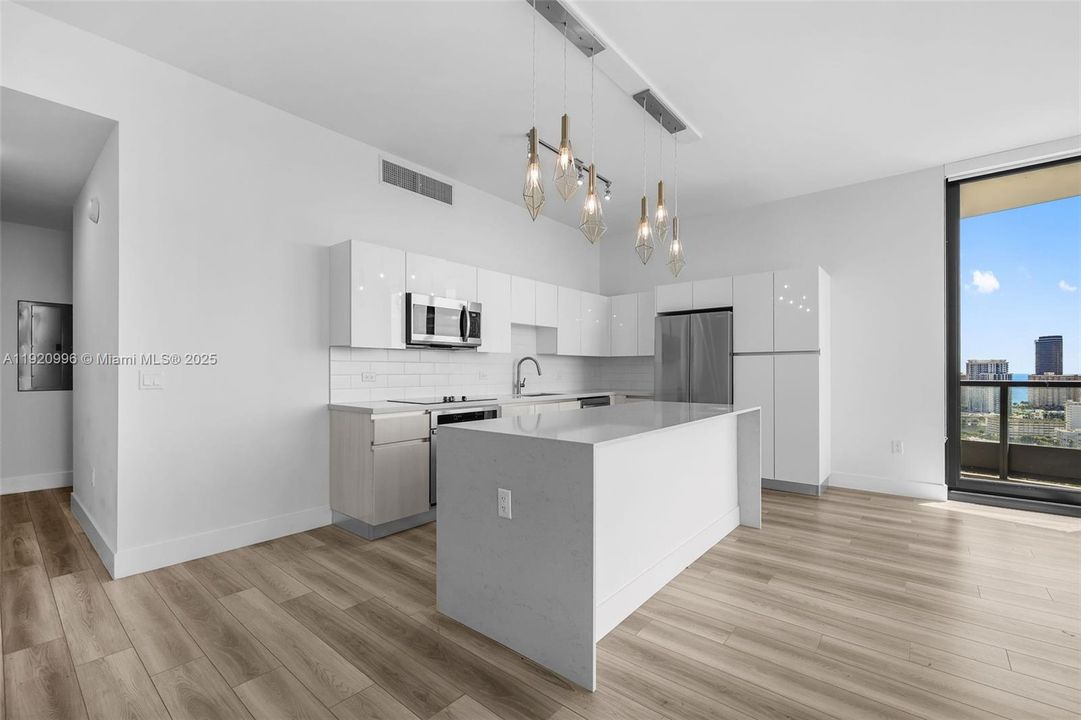 For Sale: $1,498,000 (3 beds, 2 baths, 1674 Square Feet)