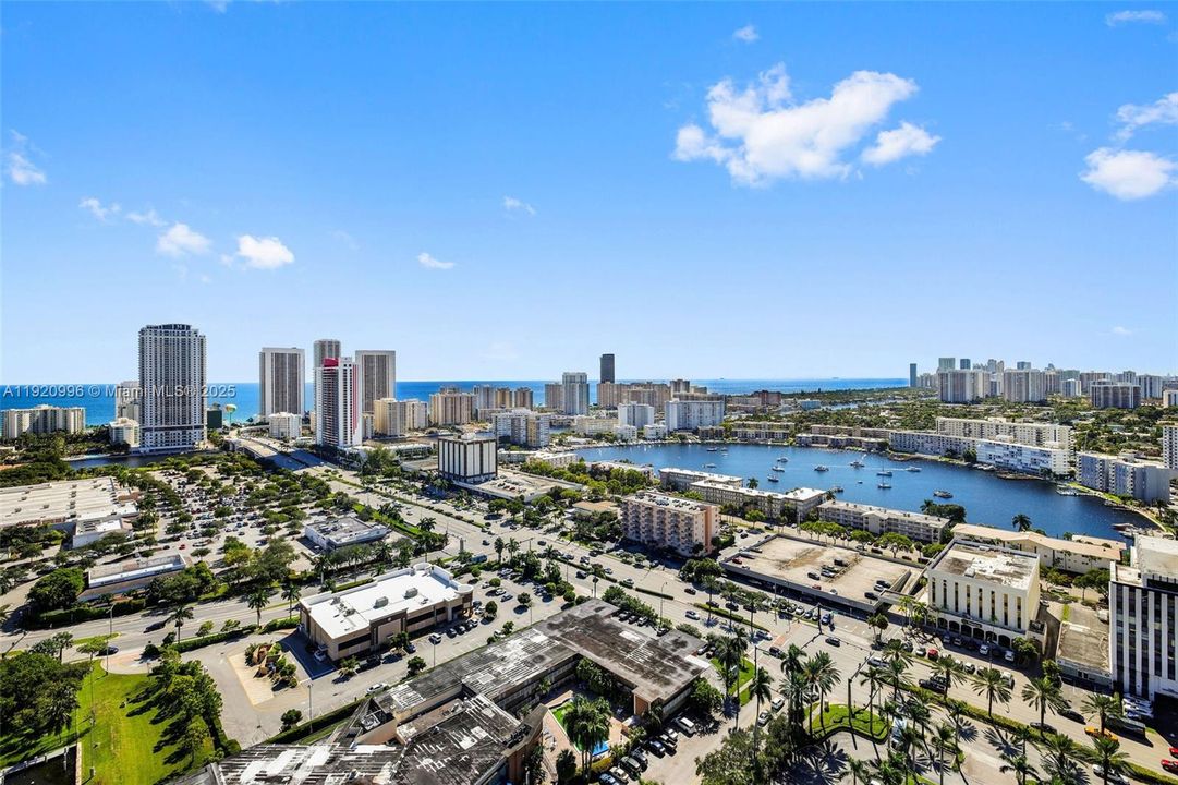 For Sale: $1,498,000 (3 beds, 2 baths, 1674 Square Feet)