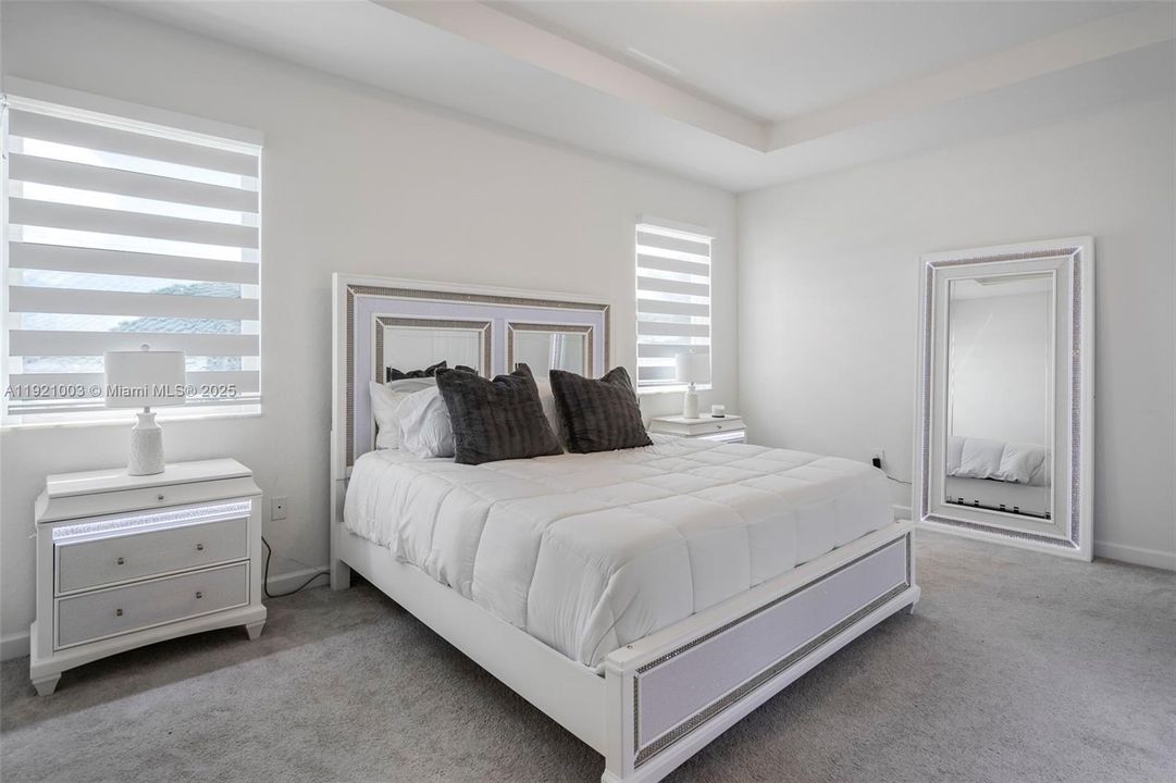 出租: $6,500 (5 贝兹, 3 浴室, 3349 平方英尺)