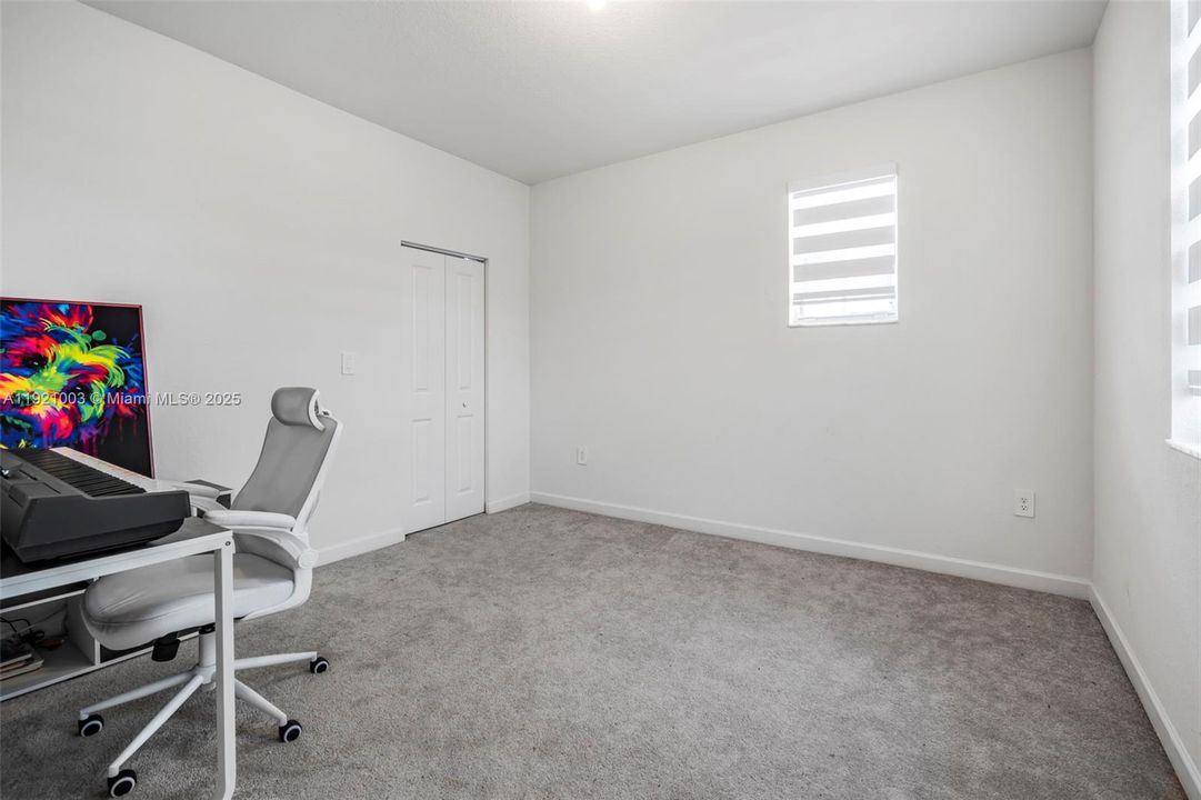 出租: $6,500 (5 贝兹, 3 浴室, 3349 平方英尺)