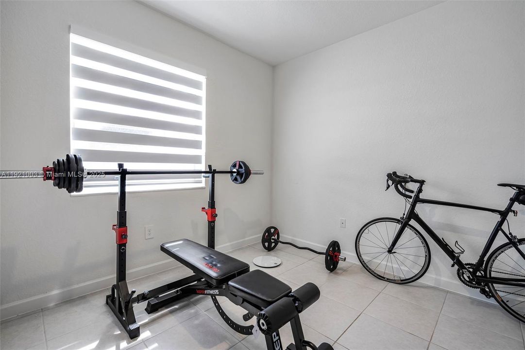 出租: $6,500 (5 贝兹, 3 浴室, 3349 平方英尺)