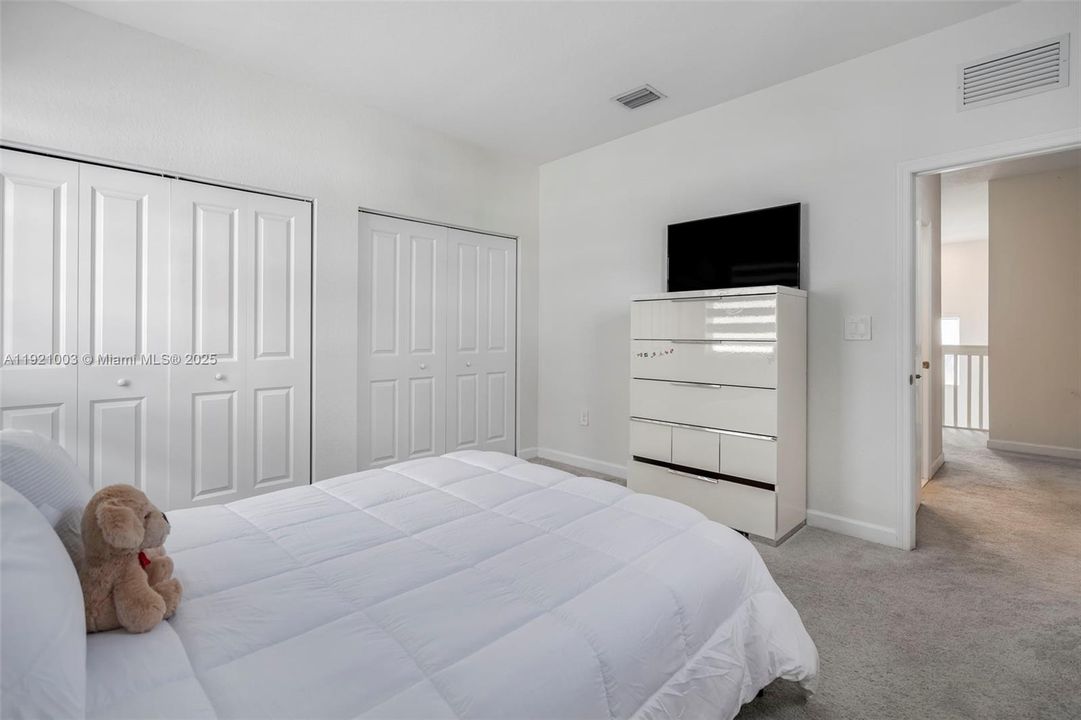 出租: $6,500 (5 贝兹, 3 浴室, 3349 平方英尺)