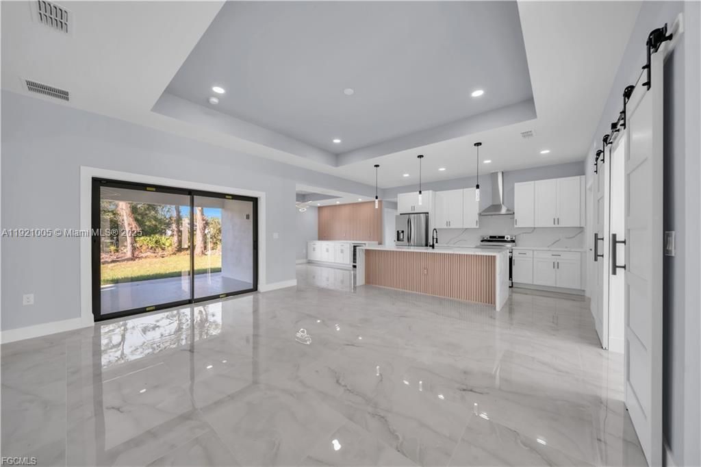 待售: $376,000 (3 贝兹, 2 浴室, 0 平方英尺)