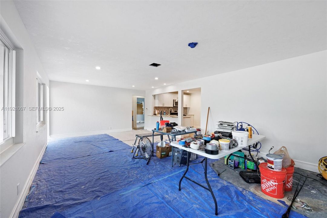 出租: $2,650 (2 贝兹, 1 浴室, 964 平方英尺)