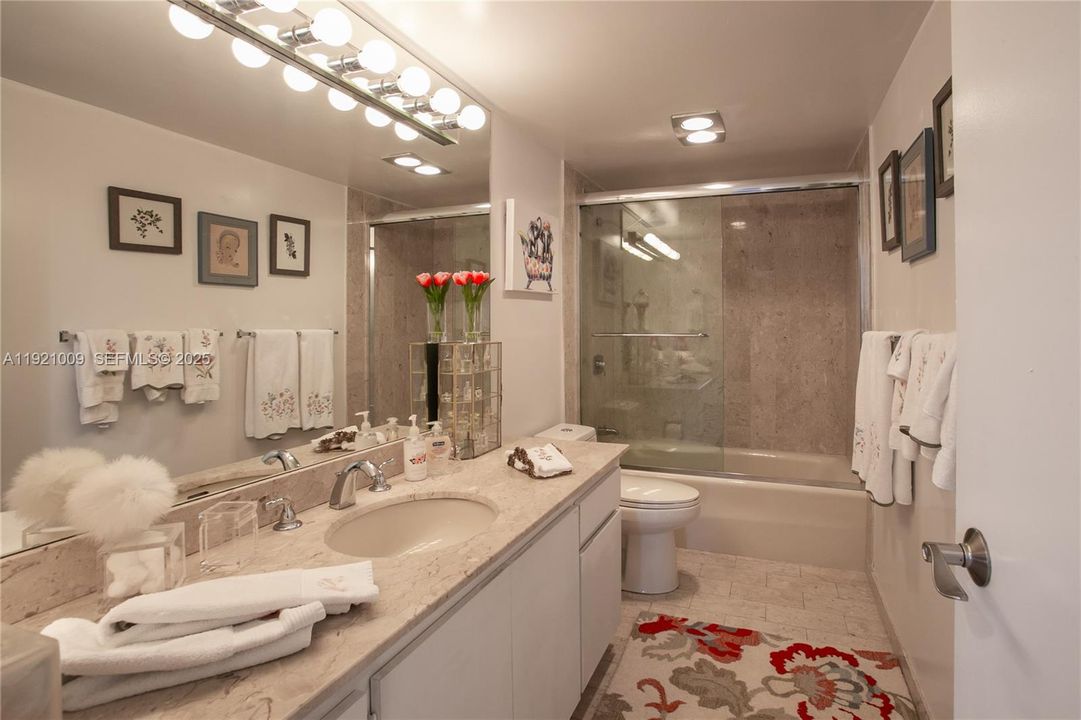 На продажу: $439,000 (2 спален, 3 ванн, 2320 Квадратных фут)