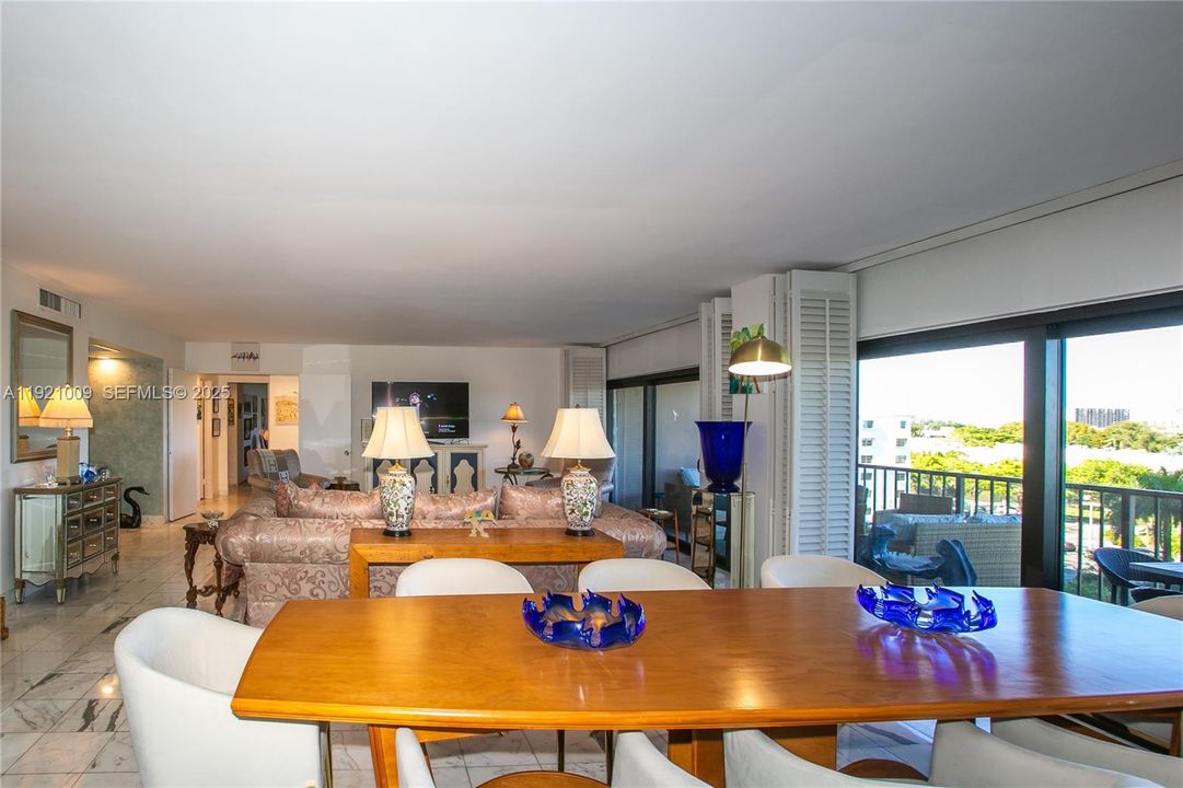 На продажу: $439,000 (2 спален, 3 ванн, 2320 Квадратных фут)