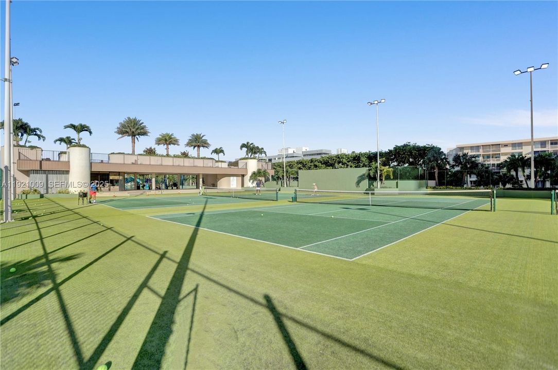 На продажу: $439,000 (2 спален, 3 ванн, 2320 Квадратных фут)