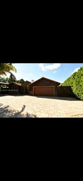 For Rent: $4,000 (4 beds, 2 baths, 1753 Square Feet)