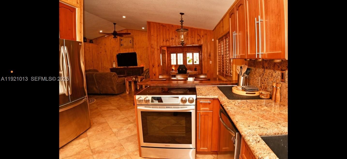 For Rent: $4,000 (4 beds, 2 baths, 1753 Square Feet)