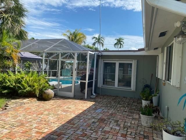 For Rent: $6,900 (3 beds, 2 baths, 2215 Square Feet)