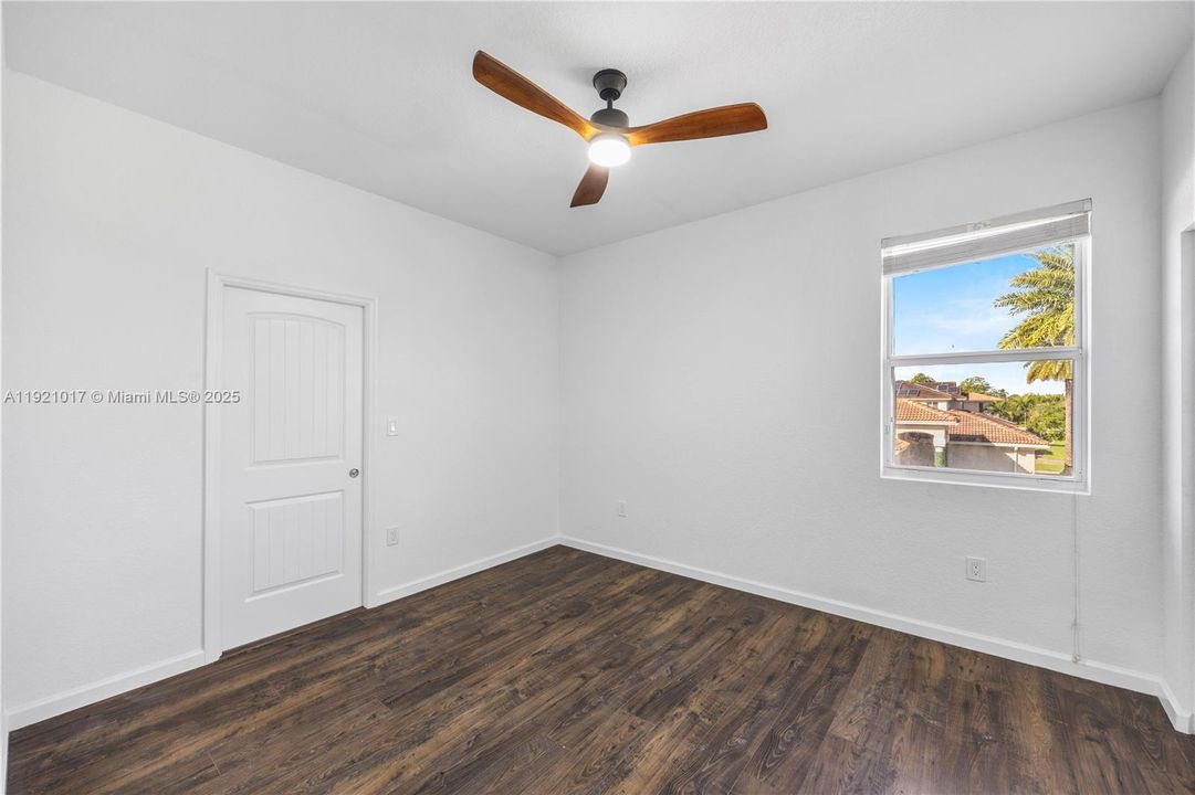 На продажу: $1,165,000 (5 спален, 4 ванн, 4007 Квадратных фут)