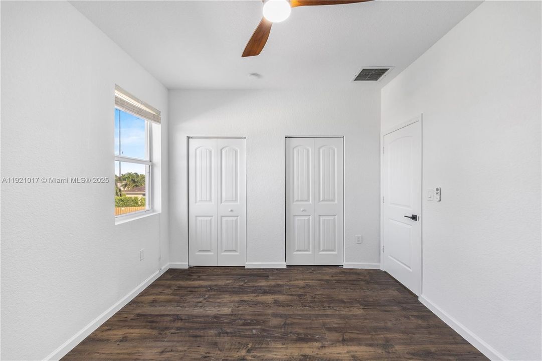 На продажу: $1,165,000 (5 спален, 4 ванн, 4007 Квадратных фут)