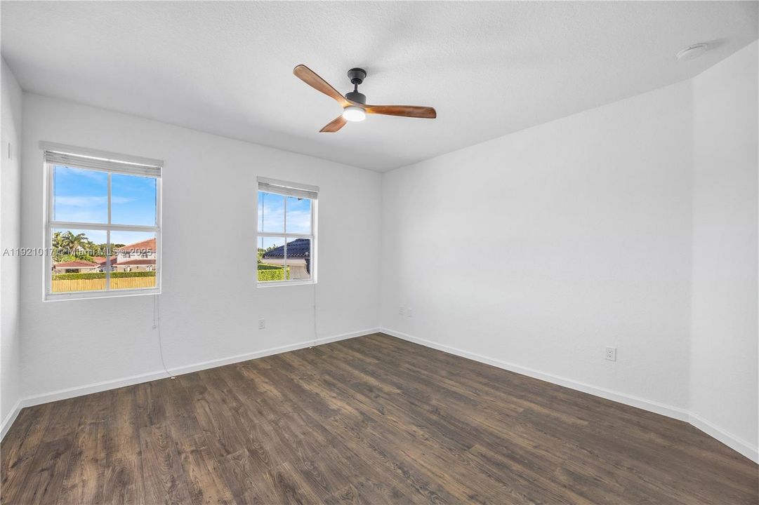 На продажу: $1,165,000 (5 спален, 4 ванн, 4007 Квадратных фут)