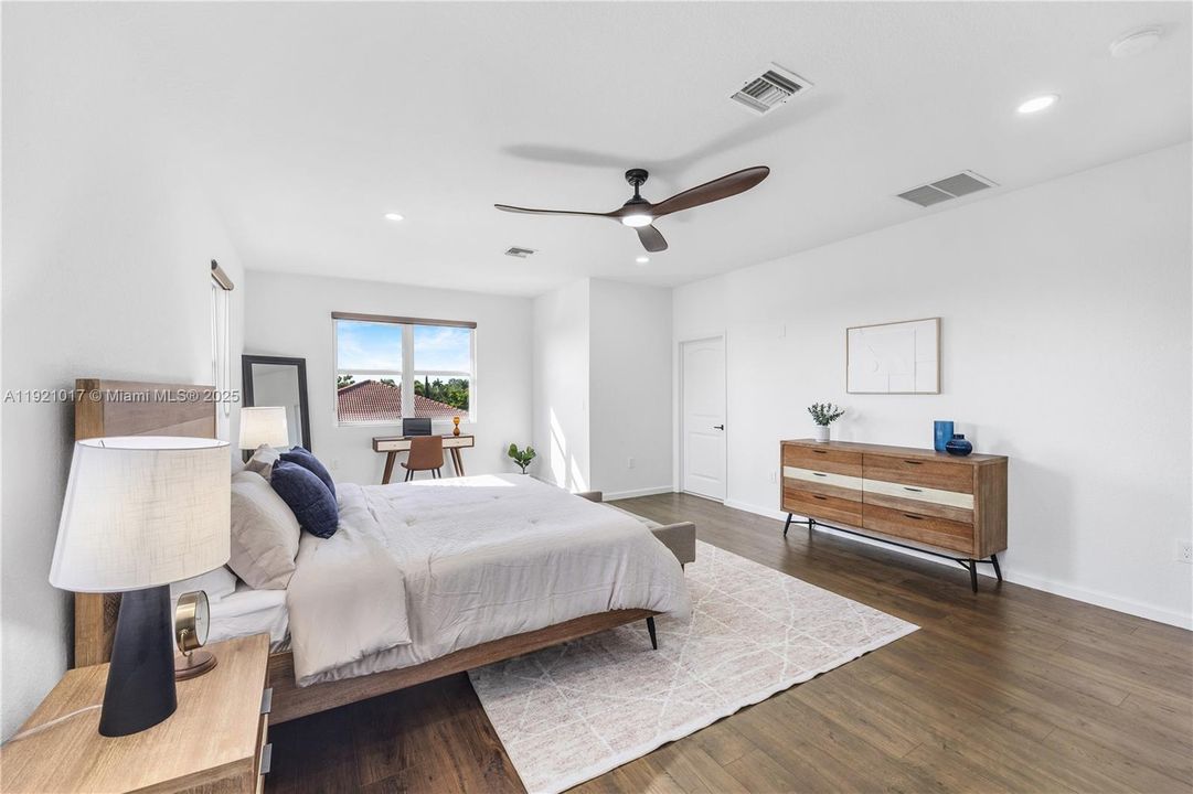 На продажу: $1,165,000 (5 спален, 4 ванн, 4007 Квадратных фут)