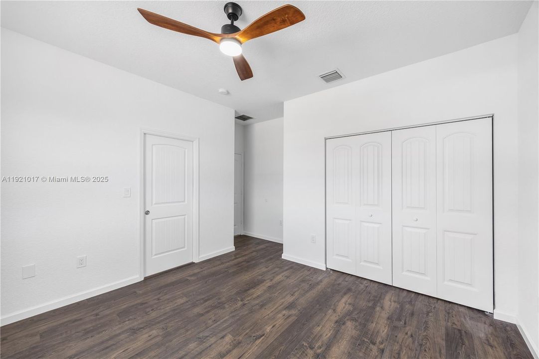 На продажу: $1,165,000 (5 спален, 4 ванн, 4007 Квадратных фут)