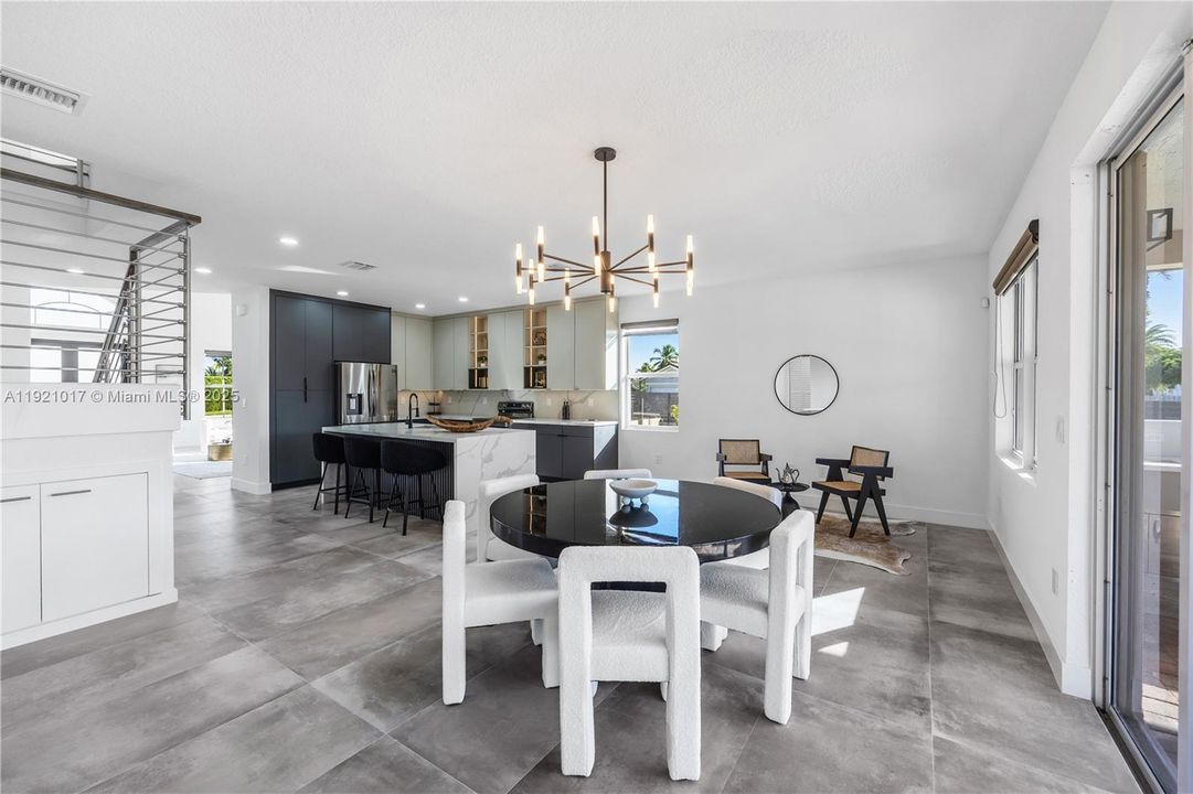 На продажу: $1,165,000 (5 спален, 4 ванн, 4007 Квадратных фут)