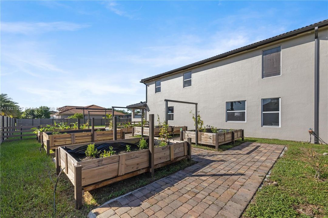 На продажу: $1,165,000 (5 спален, 4 ванн, 4007 Квадратных фут)