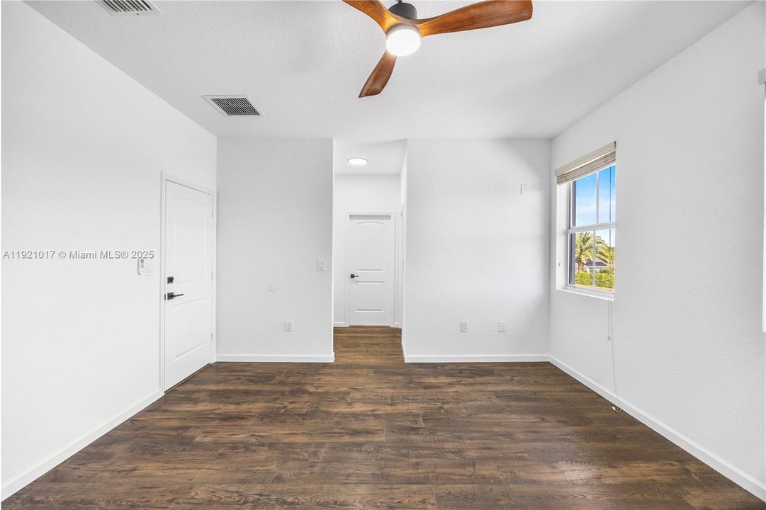 На продажу: $1,165,000 (5 спален, 4 ванн, 4007 Квадратных фут)