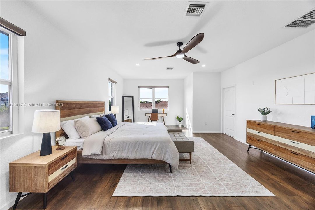 На продажу: $1,165,000 (5 спален, 4 ванн, 4007 Квадратных фут)