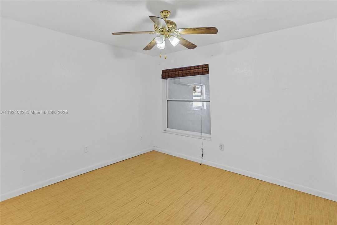 На продажу: $515,000 (3 спален, 1 ванн, 1015 Квадратных фут)