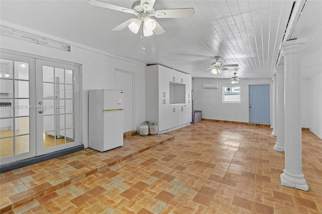 На продажу: $515,000 (3 спален, 1 ванн, 1015 Квадратных фут)