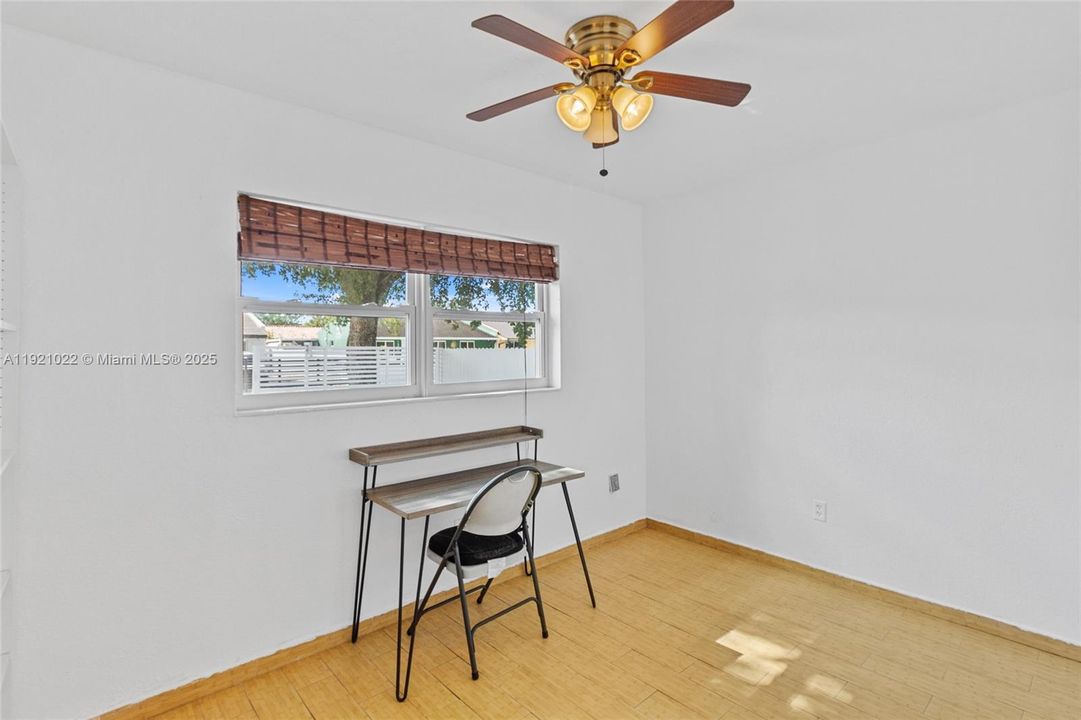 На продажу: $515,000 (3 спален, 1 ванн, 1015 Квадратных фут)