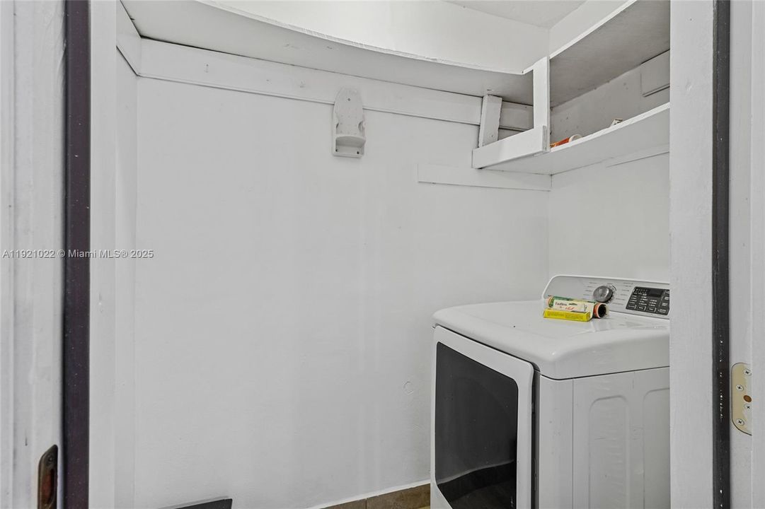 На продажу: $515,000 (3 спален, 1 ванн, 1015 Квадратных фут)