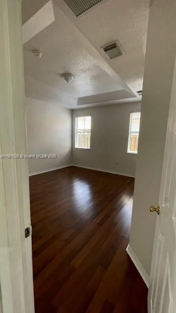 出租: $3,600 (3 贝兹, 2 浴室, 1685 平方英尺)