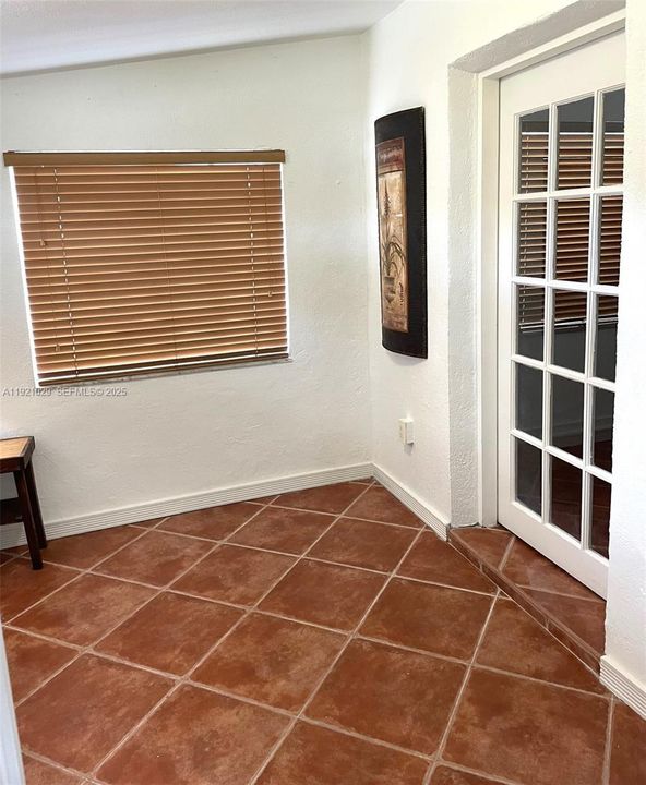 For Sale: $620,000 (2 beds, 2 baths, 1048 Square Feet)