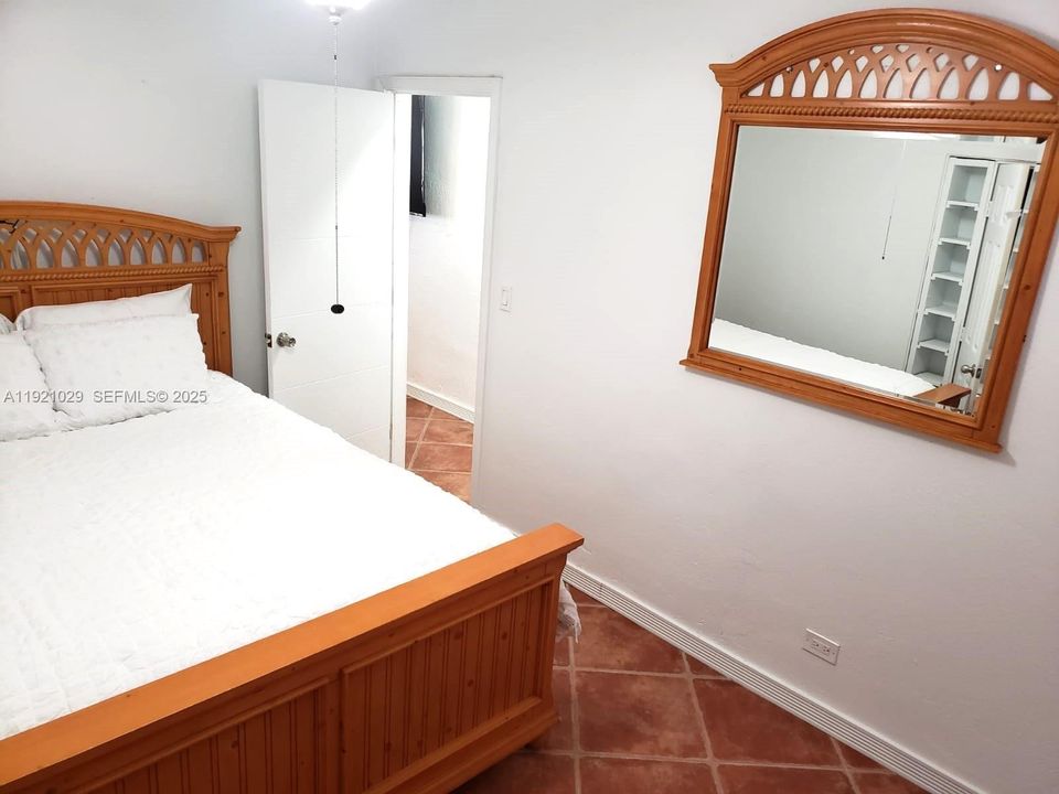 For Sale: $620,000 (2 beds, 2 baths, 1048 Square Feet)