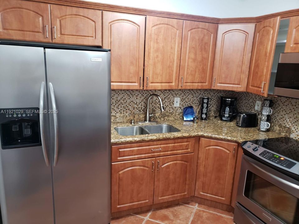 For Sale: $620,000 (2 beds, 2 baths, 1048 Square Feet)