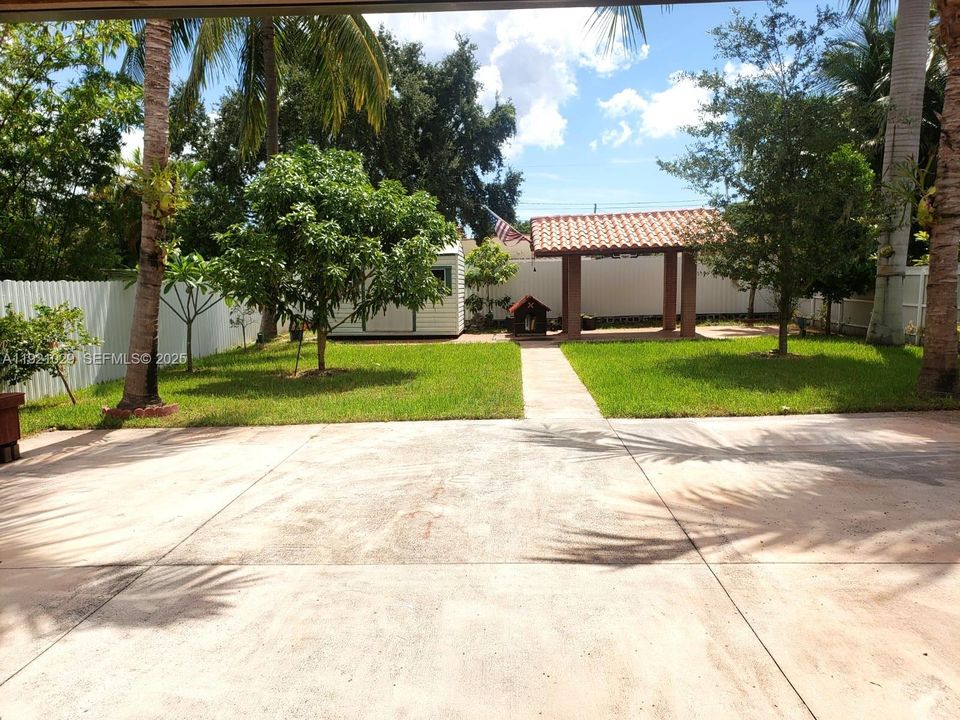 For Sale: $620,000 (2 beds, 2 baths, 1048 Square Feet)