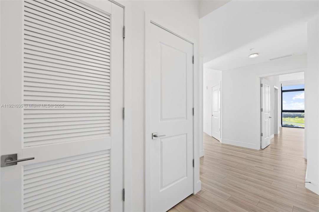 For Sale: $1,281,000 (2 beds, 2 baths, 1483 Square Feet)