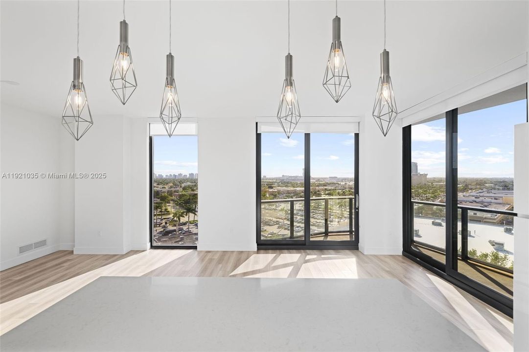 For Sale: $1,281,000 (2 beds, 2 baths, 1483 Square Feet)