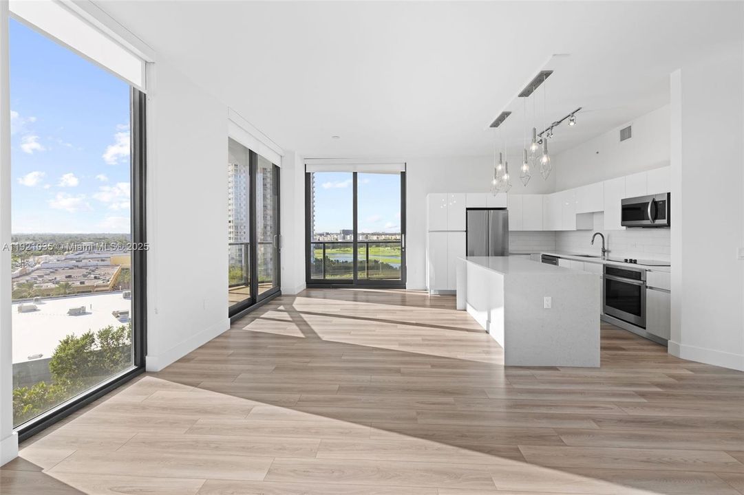 For Sale: $1,281,000 (2 beds, 2 baths, 1483 Square Feet)