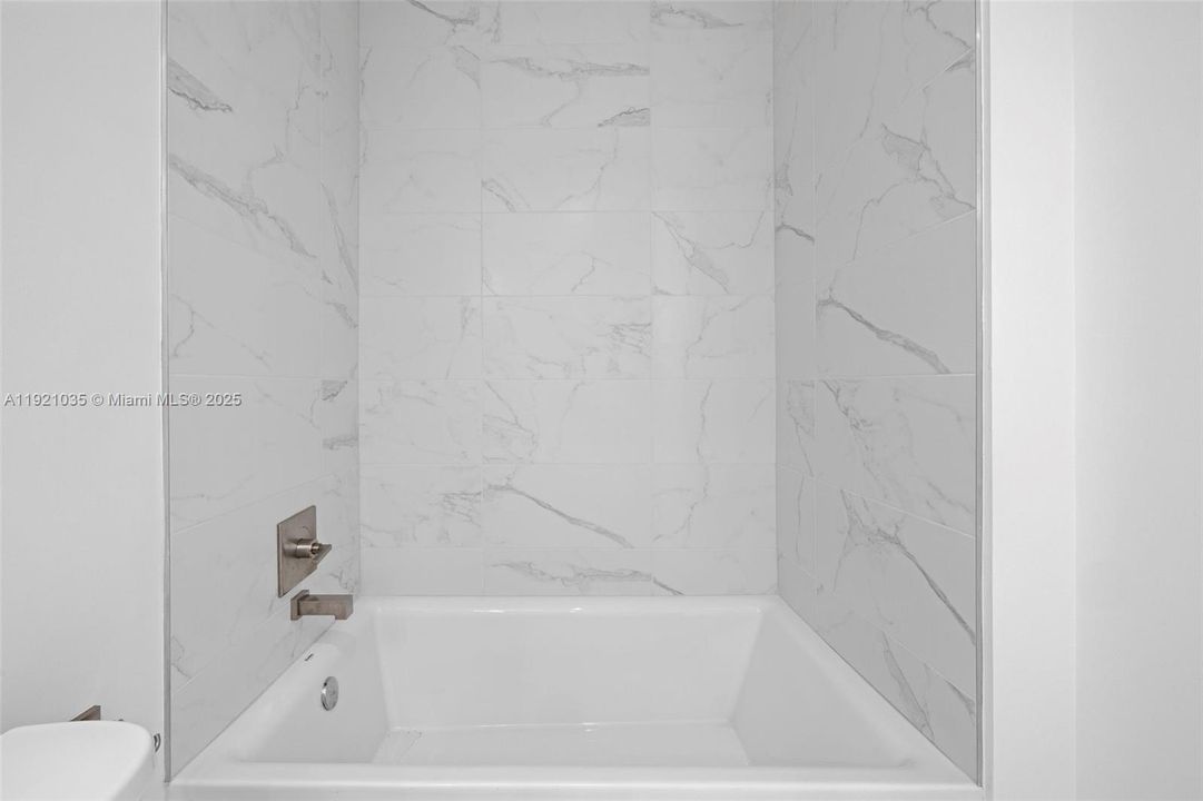 For Sale: $1,281,000 (2 beds, 2 baths, 1483 Square Feet)