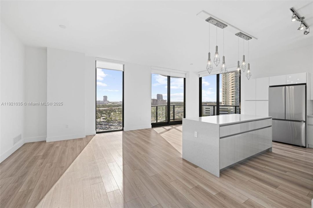 For Sale: $1,281,000 (2 beds, 2 baths, 1483 Square Feet)