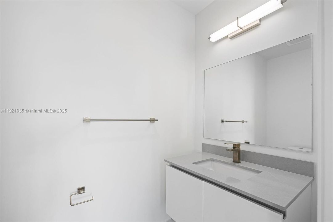 For Sale: $1,281,000 (2 beds, 2 baths, 1483 Square Feet)