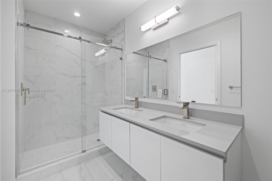 For Sale: $1,281,000 (2 beds, 2 baths, 1483 Square Feet)