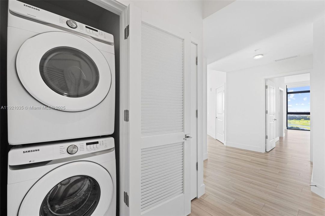 For Sale: $1,281,000 (2 beds, 2 baths, 1483 Square Feet)